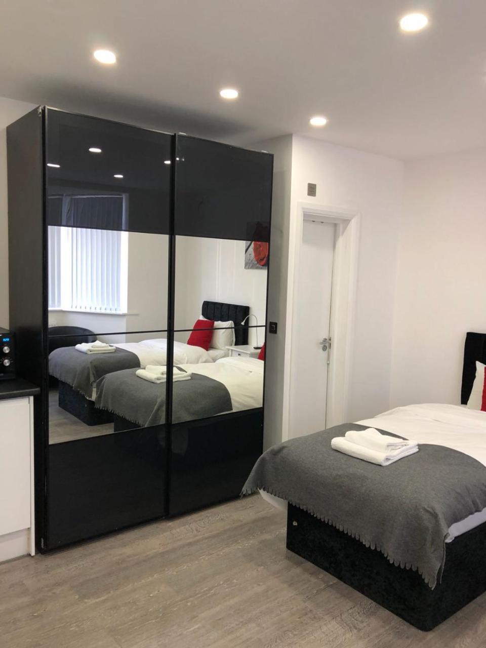 Bluegreen Suites Edgware Esterno foto